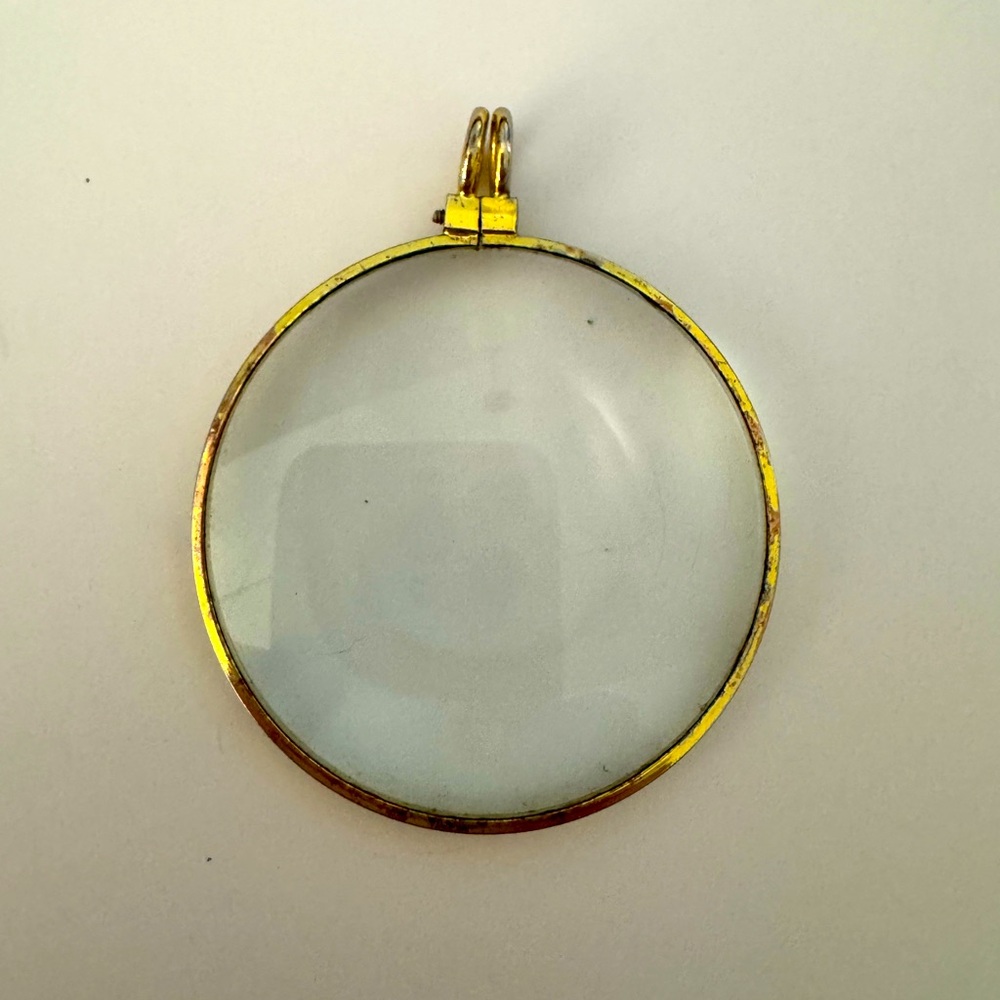 Vintage Regal Gold Toned Glass Round Optical Magnifying Glass Pendant Charm